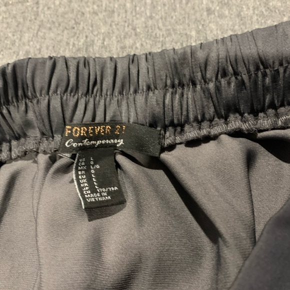 Silky Grey maxi skirt - Picture 3 of 4